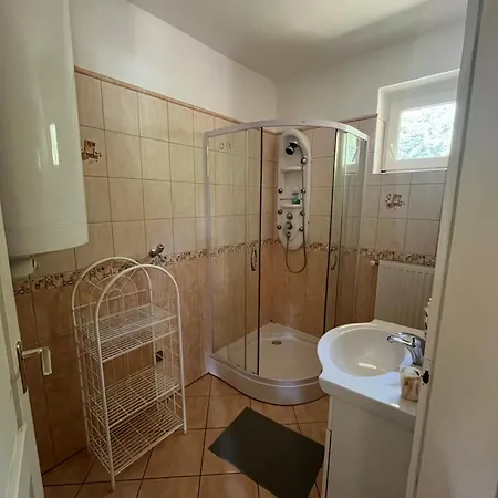 Apartment Toparti Alombirtok
